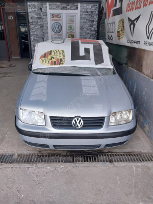 VOLKSWAGEN BORA KOMPLE ÖN SET ( KAPUT ÇAMURLUK TAMPON FAR )