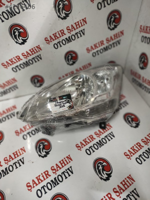 Peugeot Partner 2008-2010 Sağ Ön Far Parçası