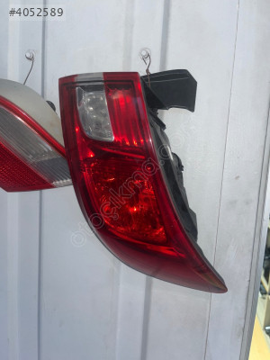 RENAULT CLİO 4 SAĞ ARKA STOP LAMBASI