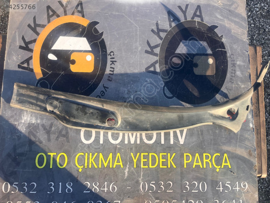 Peugeot 206 ön Cam Izgarası Sol Çıkma