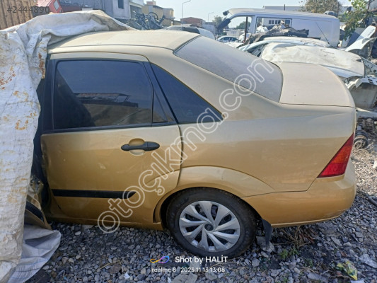 2000 model focus arka tampon