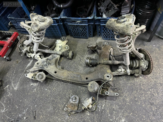VOLKSWAGEN PASSAT B5 ÇIKMA SAG SOL TAŞIYICI