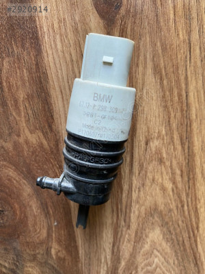 BMW G30 520 530 ÇIKMA ORJİNAL CAM SUYU MOTORU 7298309