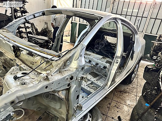 RENAULT FLUENCE 2015 (KESME) TAVAN ARKA ŞASİ ÇAMURLUK