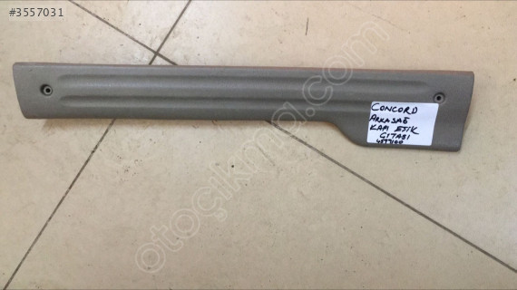 CHRYSLER CONCORDE ARKA SAĞ KAPI EŞİK ÇITASI 4599100