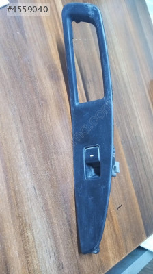 Hyundai i20  sağ arka cam düğmesi