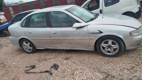 Vectra b sağ ön kapı