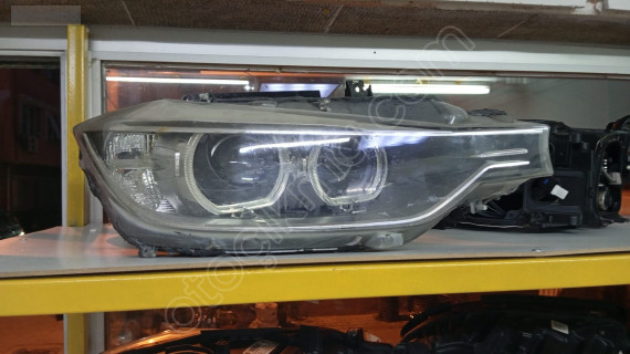 BMW F30 ORJİNAL ÇIKMA SAĞ FAR