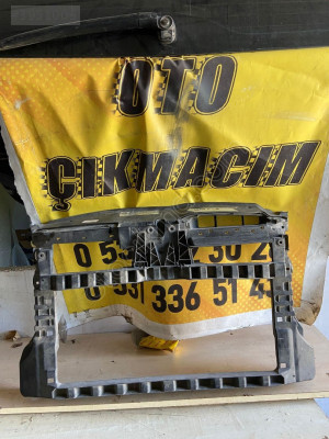 VW Golf 6 Ön Panel Parçası - Orijinal Kod: 5K0805594