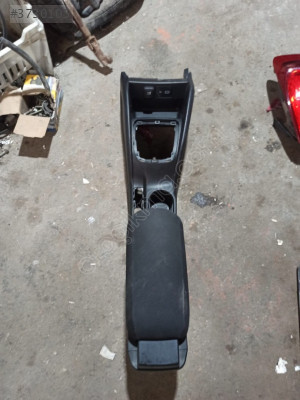 Fiat EGEA Orta konsol kol dayamalı  735701522