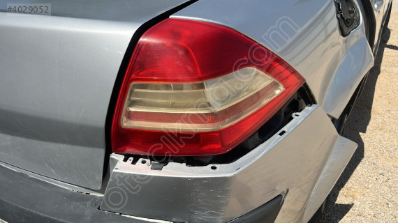 RENAULT MEGANE 2 SAĞ ARKA STOP ÇEVİK OTO ÇIKMA
