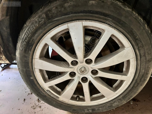 Laguna 3  orijinal sökme  5 bijon 215*50 17 jant lastik takım