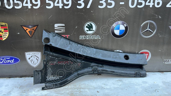 Vw tiguan ön cam ızgarası sol tataf 5nb819403