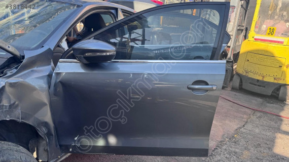 JETTA 1.6 SOL ÖN KAPI DOLU