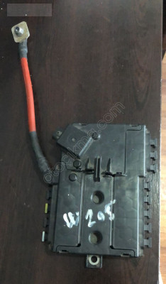 MERCEDES W205 AKÜ SİGORTALIK OTO FEDAİ