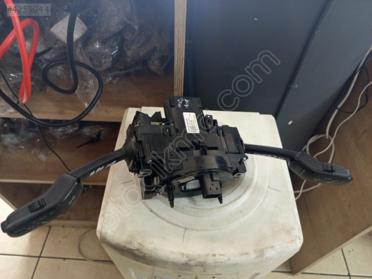 SEAT ARONA SİNYAL KOLU