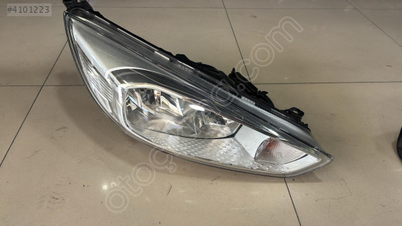 FORD FOCUS 3.5 SAĞ FAR