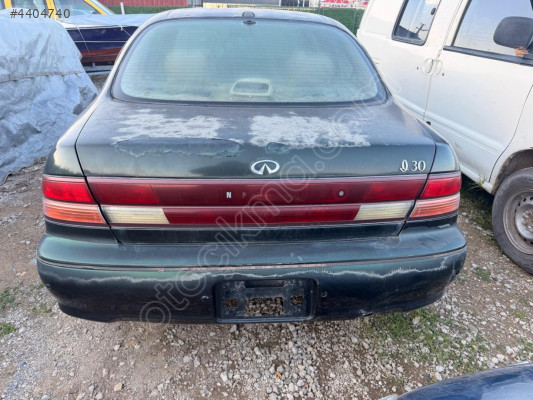 İnginiti i30 bagaj kapağı