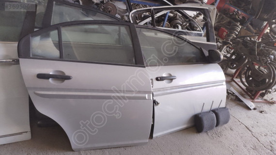 Hyundai Era hatasız Sağ ön kapı