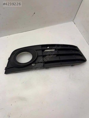 8K0807682A ORJİNAL  AUDİ A4 ÖN TAMPON SİS FAR ÇERÇEVESİ SAĞ