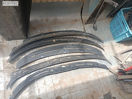 Mazda 323 ön cam ızgarası
