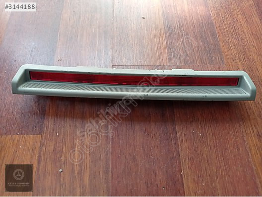 AUDİ A4 ÇIKMA İLAVE STOP LAMBASI 28427002