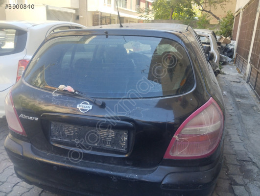 Almera bagaj kapağı