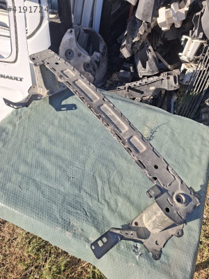 Ford kuga çıkma orjinal ön tampon demiri