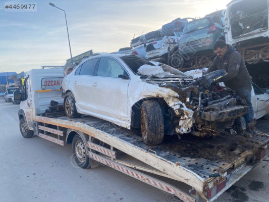 Volkswagen Jetta Sağ Ön kapı