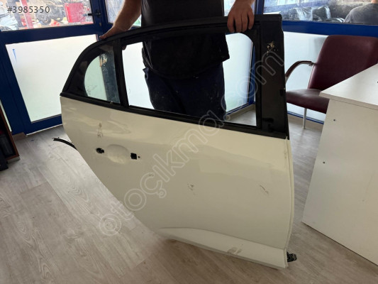 RENAULT MEGANE 4 SAĞ ARKA KAPI DOLU ORJİNAL ÇIKMA TEMİZ ÜRÜN