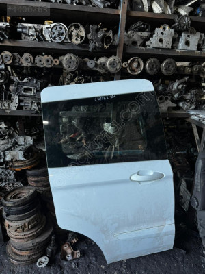 FORD COURİER SAĞ ARKA KAPI KONUK OTO