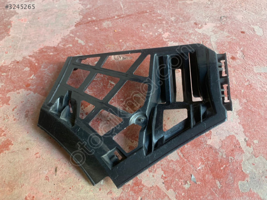 VOLKSWAGEN GOLF ARKA TAMPON BRAKETİ SAĞ 1K6807378