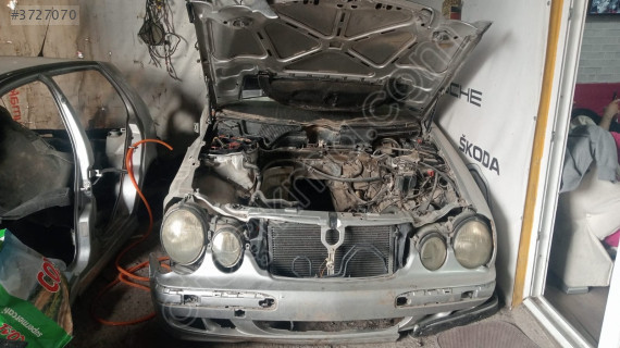 E200 2001 model yarım ön