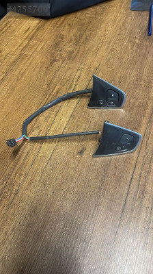 255507641 clio 4 direksiyon kontrol tuşu orjinal krom