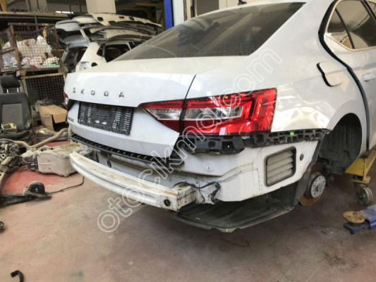 SKODA SUPERB 2015 2024 SAĞ ARKA ÇAMURLUK SÖKME 3V5809602C