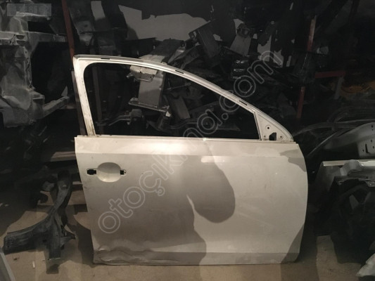 VOLKSWAGEN JETTA SAĞ ÖN KAPI 2013-2017