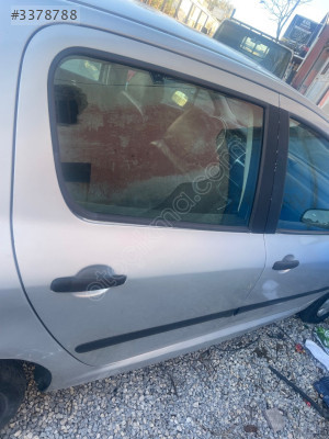 Peugeot 307 sağ  arka kapı gri hatasız