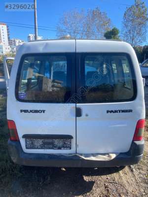 Peugeot partner sağ bagaj kapağı
