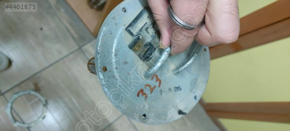 Mazda 323 yakıt pompası