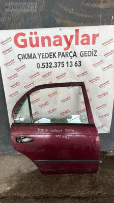 TOYOTA COROLLA SEDAN SAĞ ARKA KAPI