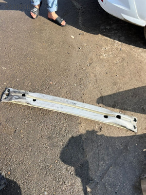 Volvo v40 çıkma Orjınal ön tanpon demiri