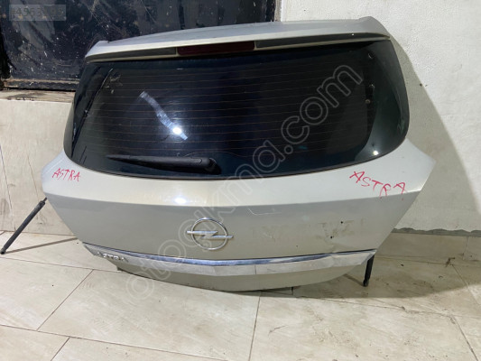 Opel astra gtc sport bagaj kapağı