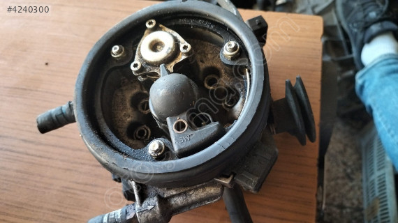 Karbüratör SEAT CORDOBA BERLINA (6K2) 1.6 030133027A 0438201502