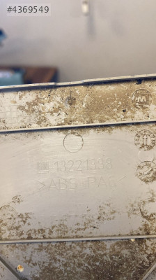 13221338 opel insignia 2014 ön tavan lambası kapağı