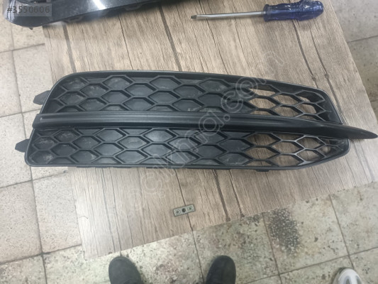 Orjinal Çıkma Audi A7 Sağ Sis Farı Çerçevesi
