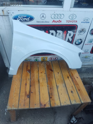 Audi A3 sağ ön çamurluk hatasız çıkma orijinal