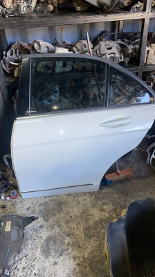 MERCEDES W204 SOL ARKA KAPI OTO FEDAİ