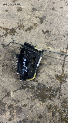 Pejo 206 sağ ön kapı iç açma kolu