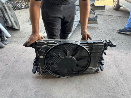 MERCEDES EQB RADYATÖR SETİ ORJINAL A247 906 78 06