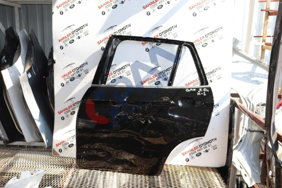 BMW X1 E84 SOL ARKA KAPI